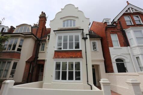 18 Clifton Road ext.JPG