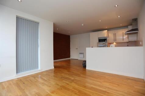 7, 13 Albion Street Living Kitch (1).JPG