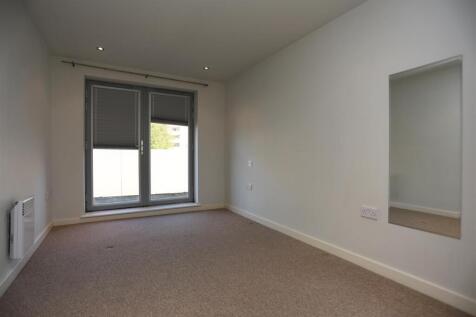 7, 13 Albion Street Bed 1 (1).JPG