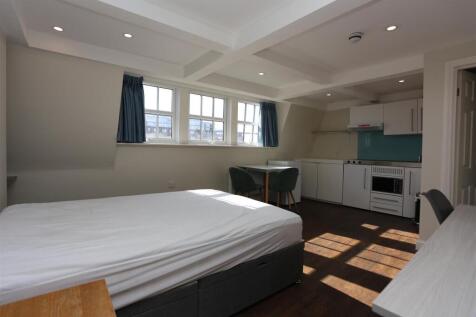 Room 167, 16-18 Regency Sq   (3).JPG