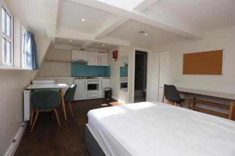 Room 167, 16-18 Regency Sq   (2).JPG
