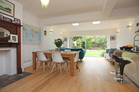 29 Tivoli Road Living Room (15).JPG