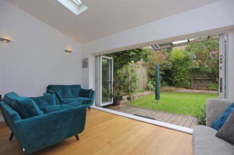 29 Tivoli Road Living Room (6).JPG