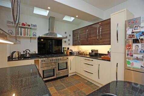 29 Tivoli Road Kitchen (4).JPG