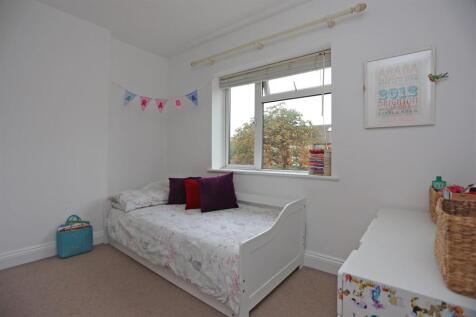 29 Tivoli Road Bed 3 (1).JPG