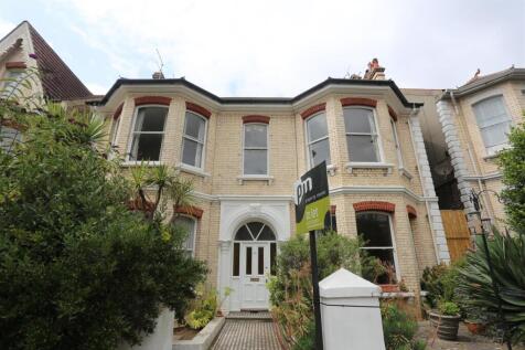 3, 28 Wilbury Gardens External (1).JPG