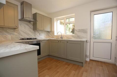 23 Juniper Close kitch.JPG