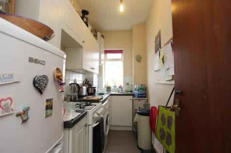3, 36 Sackville Rd kitch2.JPG