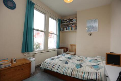 3, 36 Sackville Rd Bed 1.JPG