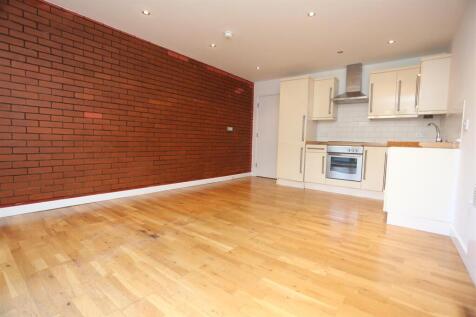2, 13a Albion Street loungekitch.JPG
