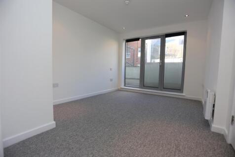 2, 13a Albion Street bed1.JPG