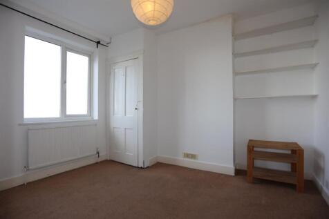 FFF 24 Upper North St bed 2.jpg