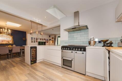 5 Glen Rise 2.jpg