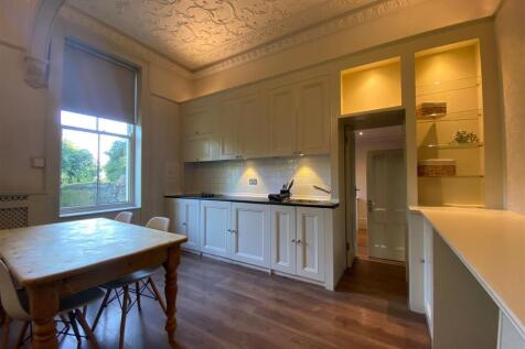 1, 99 BUCKINGHAM ROAD KITCHEN NEW.jpeg