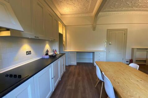 1, 99 BUCKINGHAM ROAD KITCHEN NEW 2.jpeg