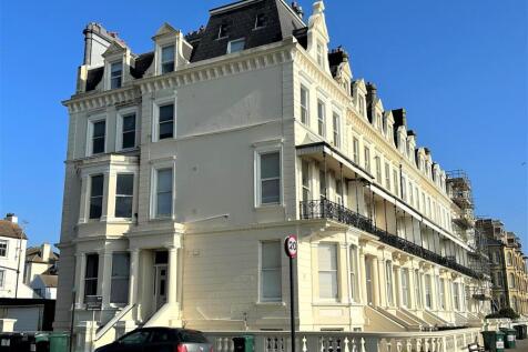 187 Kingsway Exterior.jpg