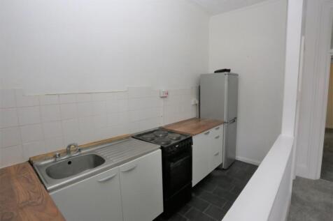 2, 25 CHATHAM PLACE KITCHEN.jpg