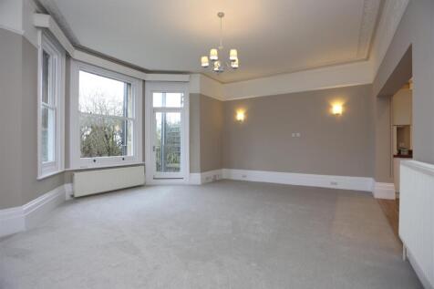 2, 56 Wilbury Road Living Room.JPG