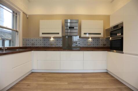 2, 56 Wilbury Road Kitchen (1).JPG