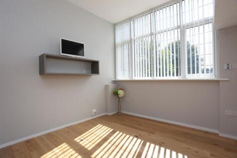 71 Shirley Drive Annex Main Room (4).JPG