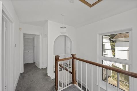 14 WOODLAND DRIVE (1).JPG