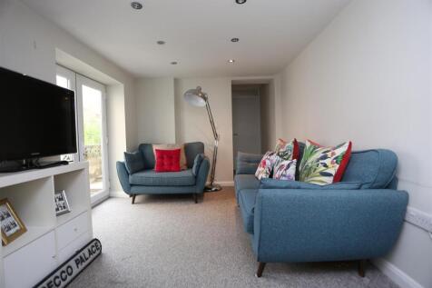 lgf 88 Goldstone Road - Furnished - Living Room (1