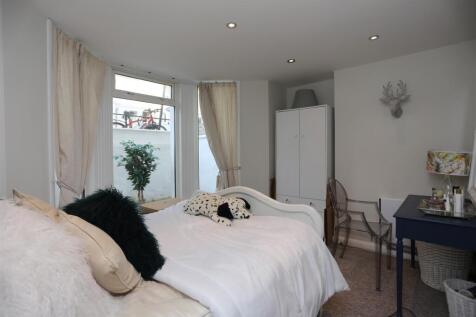 lgf 88 Goldstone Road - Furnished - Bed 1.JPG