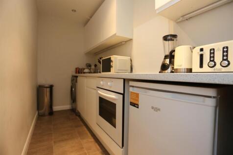 lgf 88 Goldstone Road - Furnished - Kitchen.JPG