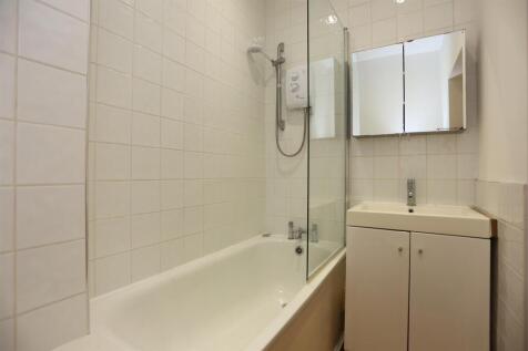 1a, 2 Alfred Road bath.JPG