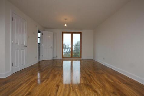 4 Lullington Avenue  (11).JPG