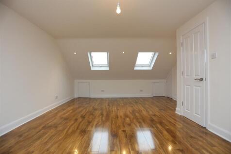 4 Lullington Avenue  (14).JPG