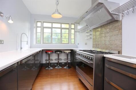 15 Park Court (12).JPG