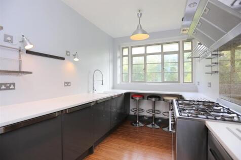 15 Park Court (13).JPG