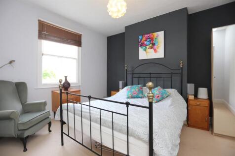 TFF 44 Old Shoreham Road Bedroom (3).JPG