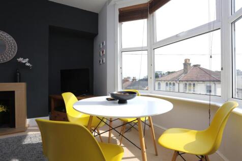 TFF 44 Old Shoreham Road Dining Area.JPG