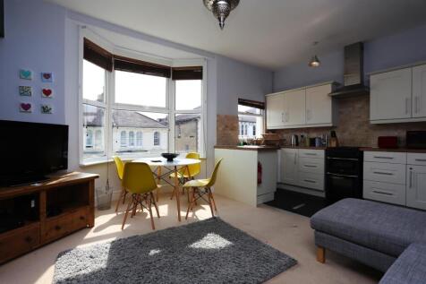 TFF 44 Old Shoreham Road Living Room (5).JPG