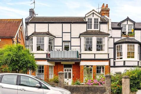 2 East Drive ext.jpeg