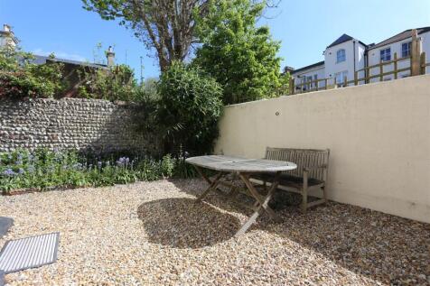 10b Sillwood Place Patio (1).JPG