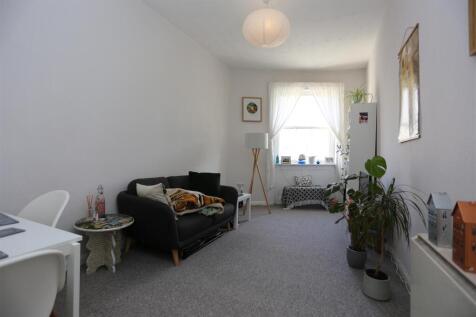 3, 107 Lansdowne Place - NEW (2).JPG