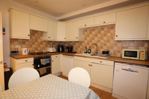 62 RUGBY PLACE  KITCHEN.JPG