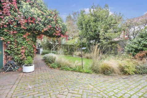 18 Langdale Road ext2.jpg