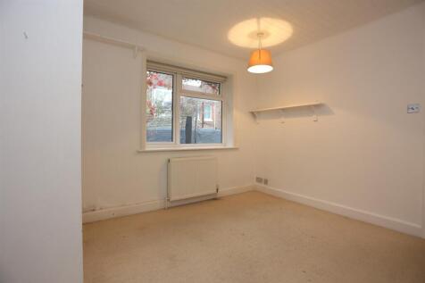 18 Langdale Rd (9).JPG