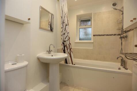 18 Langdale Rd (10).JPG