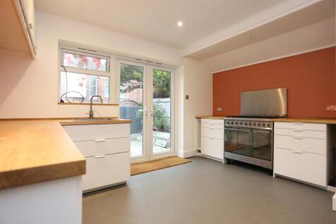 18 Langdale Rd (11).JPG