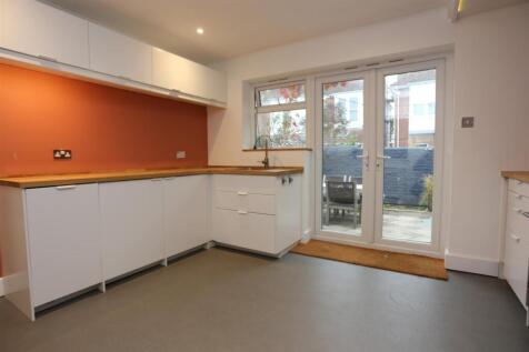 18 Langdale Rd (12).JPG