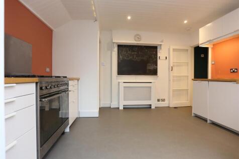 18 Langdale Rd (13).JPG