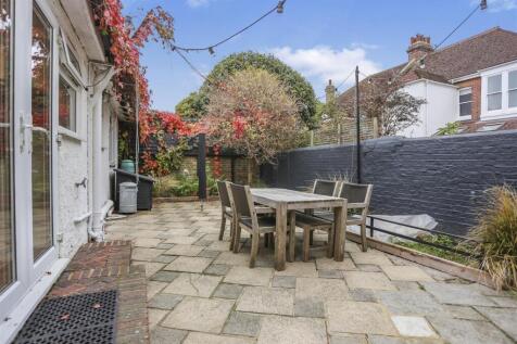 18 Langdale Rd patio.jpg