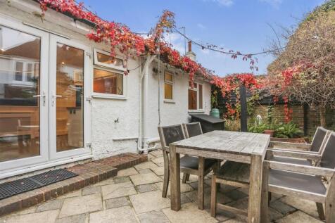 18 Langdale Rd patio2.jpg