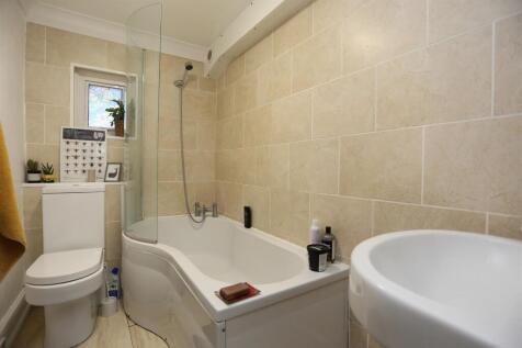 55b Tivoli Cres bath.JPG