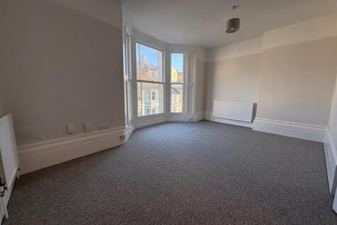 3, 6 SUDELEY PLACE LOUNGE.jpg